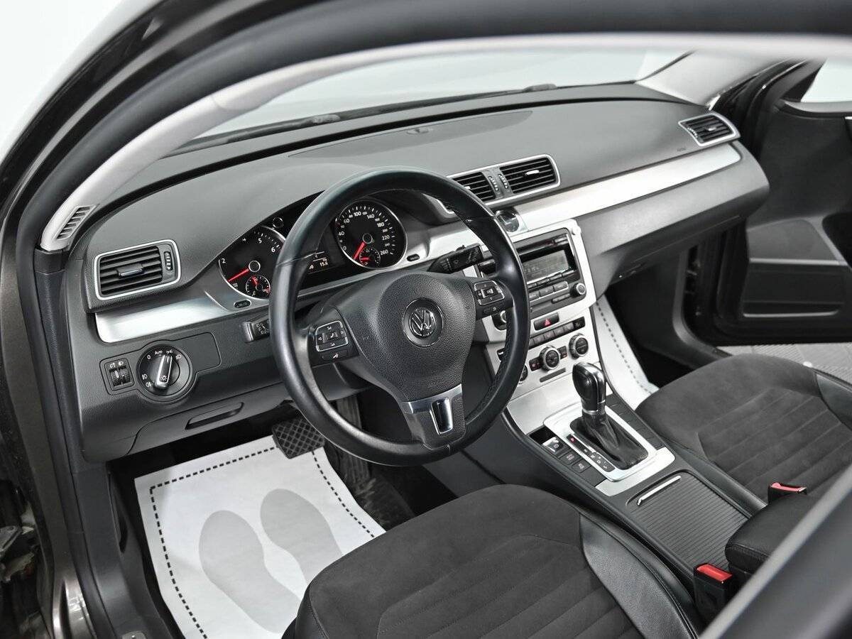 Купить Volkswagen Passat, 2012, 121 000 км, фото №8