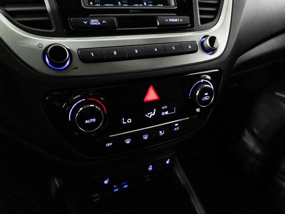 Купить Hyundai Solaris, 2017, 108 500 км, фото №15